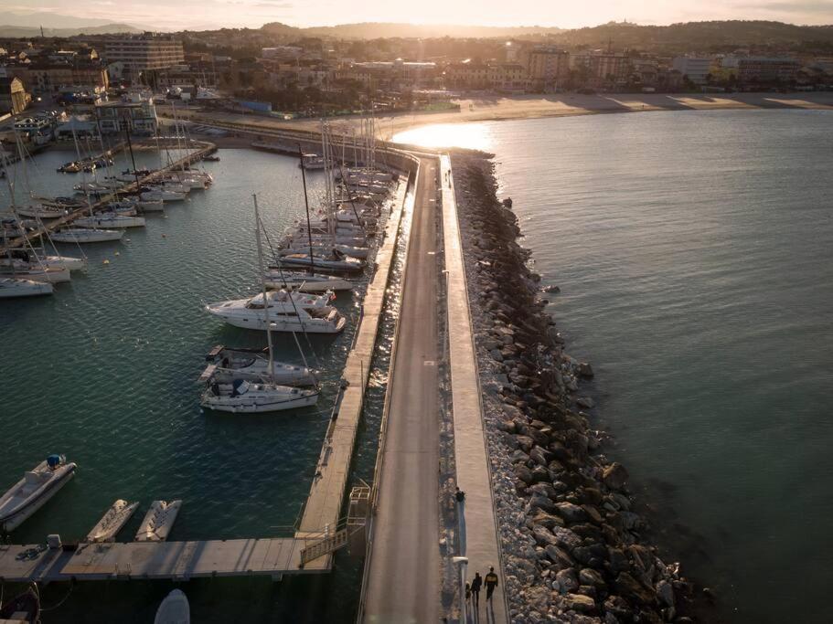 Retroscena Appartamento Mare In Centro Civitanova Marche Eksteriør bilde