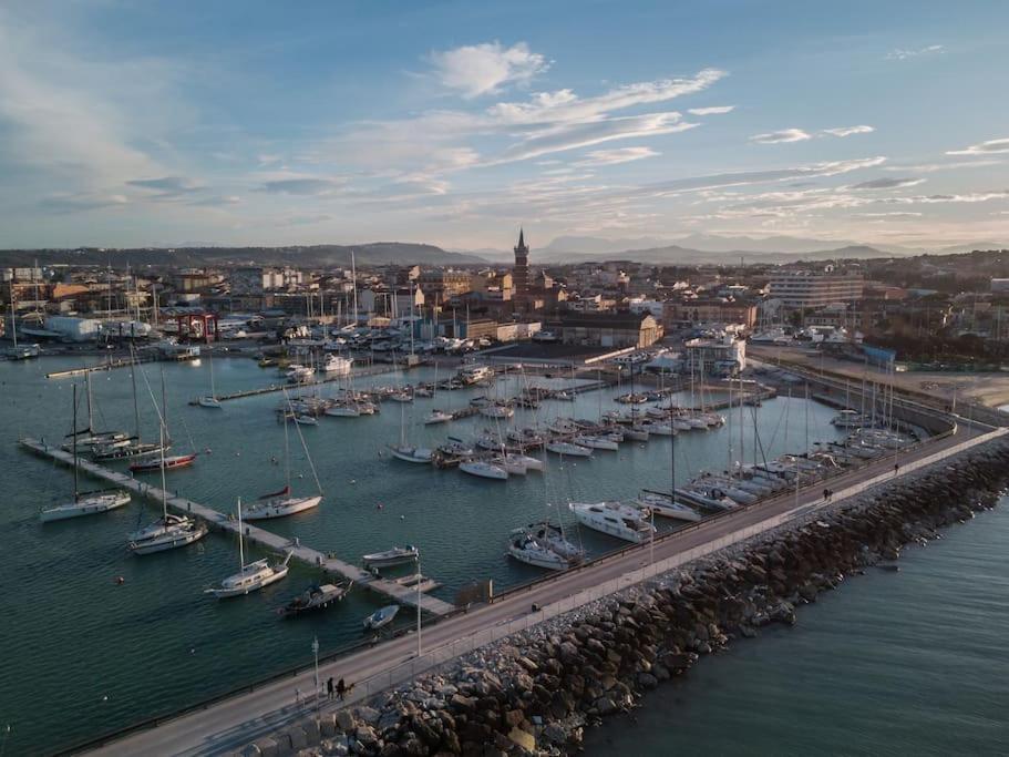 Retroscena Appartamento Mare In Centro Civitanova Marche Eksteriør bilde